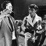 Douglas Slocombe, Audrey Hepburn et Charles Crichton sur le tournage de "De l'or en barres", en 1951 - DR 
