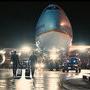 Kad Merad et Olivier Baroux devant Air Force One - Extérieur nuit tourné à Orly avec un 747 Corsair, retouché en couleur dans sa partie (...) 