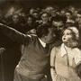 Fritz Lang et Brigitte Helm sur le tournage de "Metropolis", photographié par Karl Freund et Günther Rittau, effets spéciaux Eugen (...) 