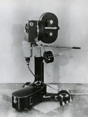 Debrie 65 mm Magnafilm Paramount (1930) - Collection Cinémathèque française