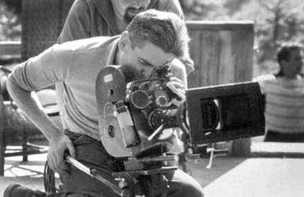 Raoul Coutard, behind the Caméflex, on the shooting of "Jules et Jim"