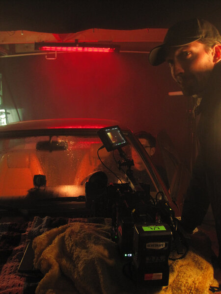 Kristoffer Engholm Aabo filmant la scène de voiture