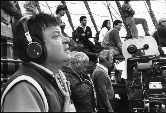 Jean-Pierre Ruh - sur le tournage de <i>Pirates</i> de Roman Polanski en Tunisie. Au second plan, tête baissée, le cadreur Jean Harnois, AFCF<br class='manualbr' />(Photo Françoise Piraud)