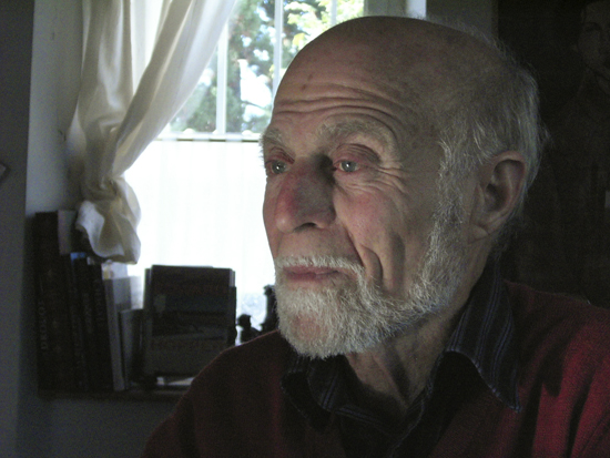 Le directeur de la photographie Maurice Fellous, membre d'honneur de l'AFC, dans sa maison de Pontchartrain - Photo Jean-Noël Ferragut