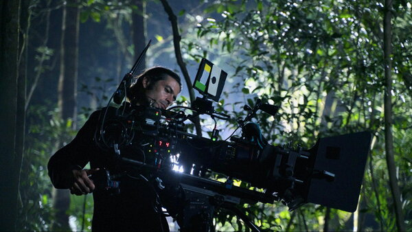 Tom Harari sur le tournage d'"Onoda" - Photo : Pichponleu Orm