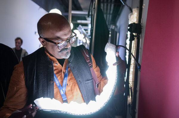 Ravi K Chandran, in the light of a Ruby Light's Boa - Photo Christine Mignard