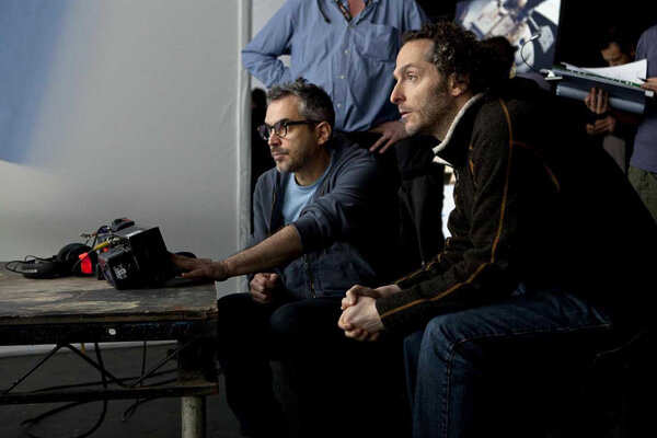 Alfonso Cuarón et Emannuel Lubezki sur le tournage de "Gravity", en 2013