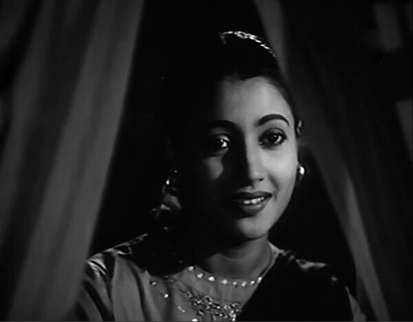 Suchitra Sen dans "Shilpi"