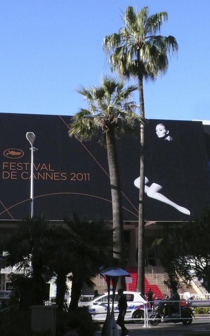 A Cannes, les marches se montent une à une Par Clarisse Fabre