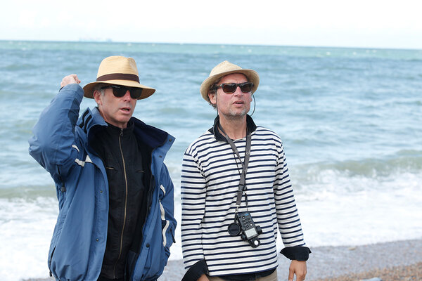 Bruno Dumont et Guillaume Deffontaines sur le tournage de "Ma loute" - Photo Roger Arpagou