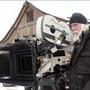Robert Richardson, au côté d'une caméra Panavision 65 