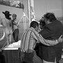 Tournage de "The Deep" : Oja Kodar (nue), Michael Bryant, Willy Kurant et Orson Welles, à l'œilleton du Cameflex 