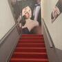 Marches tapissées de rouge d'un escalier du Palais - Photo Eric Vaucher 
