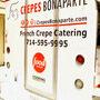 Les Crèpes Bonaparte d'un camion "catering" - Photo Richard Andry 