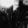 Joseph Losey et Gerry Fisher, à droite, sur le tournage de "Mr. Klein", en 1976 - Aux manivelles, masqué derrière la caméra, (…) 