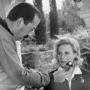 Albert Schimel et Michèle Morgan lors d'une interview de l'émission "Reflets de Cannes", en 1962 - Photo Daniel Fallot / (...) 