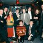 Annick Mullatier, veste colorée, lors d'une soirée Fuji, en 1998 - A ses côtés, on reconnaîtra Jean-Pierre Sauvaire, à gauche, Jacques (…) 