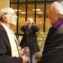 Pierre Lhomme, AFC, à gauche, et John de Borman, BSC, dans le champ de Nigel Walter, BSC, président d'Imago - Photo Jean-Noël Ferragut - (...) 