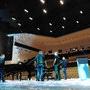 Mise en place du piano pour le récital du soir - Photo Jean-Noël Ferragut 