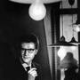 Yves Saint Laurent, "Portrait sous la lampe", décembre 1961 - Photo Pierre Boulat 