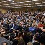 Salle comble... - Photo R Andry 