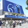 Juliette Binoche sur la fa façade du Palais des Festivals - Photo E Vaucher 
