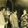 Ernst Lubitsch et Pola Negri lors d'essais pour le film "Forbidden Paradise" photographié par Charles Van Enger avec une caméra (…) 