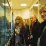 Mardie Mullen, Jean-Marie Lavalou et Danys Bruyère pendant la visite des ateliers - Photo Thales Angénieux 