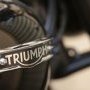 Détail d'une Triumph Bonneville, l'une des motos que possédait Pierre-William Glenn - Photo Matthieu-David Cournot 