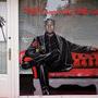 Une vitrine du jour : Sofa et rose rouge - Photo Jean-Noël Ferragut 