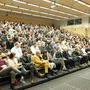 Le public de la salle de conférence, au 1er étage de l'Opera Nova - Photo Jean-Noël Ferragut 