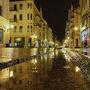 Une rue de Toruń de nuit après la pluie - Photo Katarzyna Średnicka 