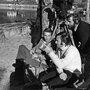 Philippe de Broca, assis au centre, Ricardo Aronovich et Jean-Paul Schwartz sur le tournage de "Chère Louise", en 1972 - Collection privée 