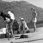 Sur le tournage des "Charlots font l'Espagne", en 1972 - De g. à d. : Marcel Gellier, Jean-Paul Schwartz, Jean Penzer, Yves (…) 