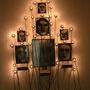 "Monument Odessa" – Christian Boltanski (1989) - Photographies, boîtes métalliques, ampoules et système électrique - Collection Lambert (…) 