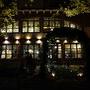 Façade de restaurant nocturne - Photo Jean-Noël Ferragut 