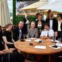 Pamela Albarrán, à gauche, et Agnès Godard, entourée de ses amis de l'AFC - De g. à d. : Pamela Albarrán, Pascale Marin, Jean-Marie Dreujou, (…) 