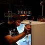 Une vitrine en cours de montage - Photo Jean-Noël Ferragut 
