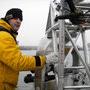 Alexander Bugel pandant des essais, en Bretagne pour "Océans", de la tête gyrostabilisée Thetis 