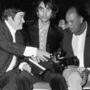 Claude Chevereau et Jean-Pierre Beauviala tenant une Aaton 16 mm au côté de Jean Rouch - Collection AFC 