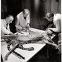 Dépecage d'un jaguar par MM. Ferteux, Gudefin et Lomont au Laboratoire des mammifères et oiseaux, Muséum, 1943 - Photo Robert Doisneau 