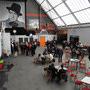 Réception dans le hall couvert attenant aux plateaux des studios de Bry-sur-Marne - Photo JN Ferragut 