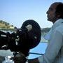 Pierre Lhomme sur le tournage au Maroc de "44 ou les récits de la nuit", de Moumen Smihi, en 1980 - Photo Eric (...) 