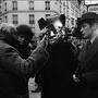 Joseph Losey, Pierre-William Glenn et Alain Delon sur le tournage de "Mr. Klein", en 1976 