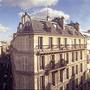 Paris 9e, 20 mars, 11h23 - Bises à distance... - Photo Frank Barbian (prise avec un appareil russe Horizon de 1967) 