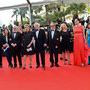 Vilmos Zsigmond entouré de Pierre Andurand, Dominique Rouchon et leurs invités avant la montée des marches - Photo Pauline Maillet 