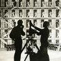 Sur le tournage de "Broadway to Hollywood" de Willard Mack, photographié par Norbert Brodine et William H. Daniels (1933) - (...) 