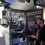 Festivaliers sur le stand Arri - Photo Jean-Noël Ferragut 
