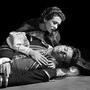 Gaby Sylvia et Gérard Philipe dans une mise en scène de Jean Vilar pour "Ruy Blas", en février 1954 - Photo Agnès Varda 