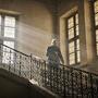 L'escallier des Invalides avec Athos - Photogramme 